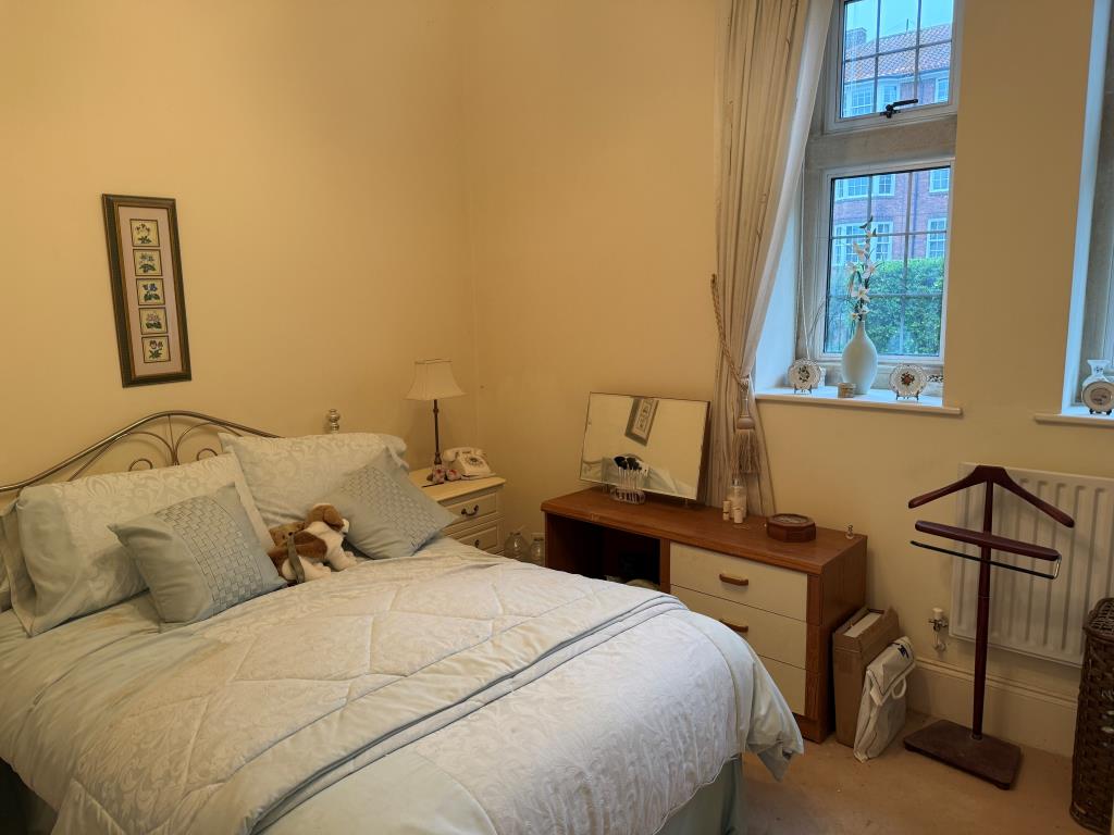 Lot: 127 - GROUND FLOOR FLAT WITH GARDENS AND PARKING IN FAVOURED MEADS LOCATION - Bedroom 2 with window overlooking gardens